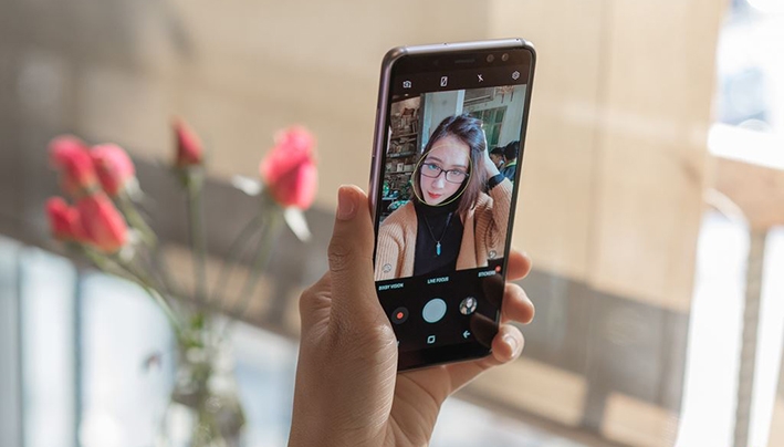 4 vũ khí sẽ giúp Galaxy A8 (2018) đốn tim khách hàng Việt 34