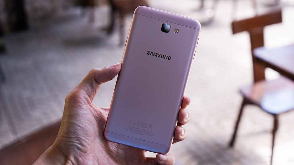 5 smartphone bán chạy nhất thị trường Việt trong tháng 11 4