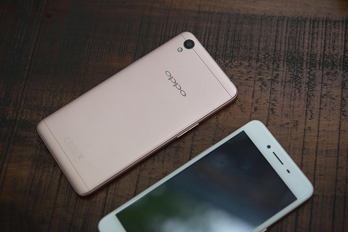 5 smartphone bán chạy nhất Việt Nam trong tháng 10: Samsung chiếm 4 vị trí 3