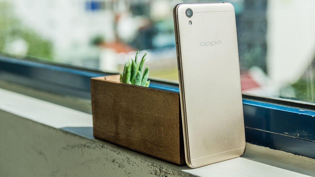 5 smartphone bền bỉ, ổn định rất hợp để dành tặng cha mẹ dịp lễ tết 876