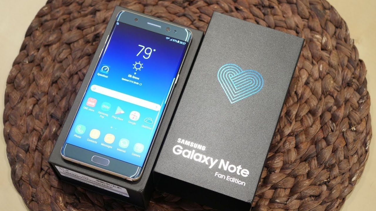 6 smartphone Samsung xuất sắc cho mùa mua sắm Tết 2018 4