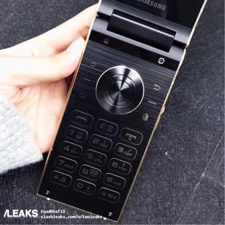 Siêu phẩm nắp gập mới của Samsung tiếp tục lộ diện qua loạt ảnh rò rỉ 4