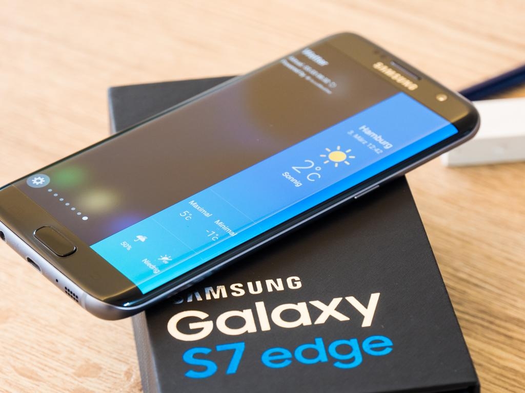 Nhìn lại cuộc cạnh tranh khốc liệt giữa iPhone và Samsung Galaxy (Phần 2) 19