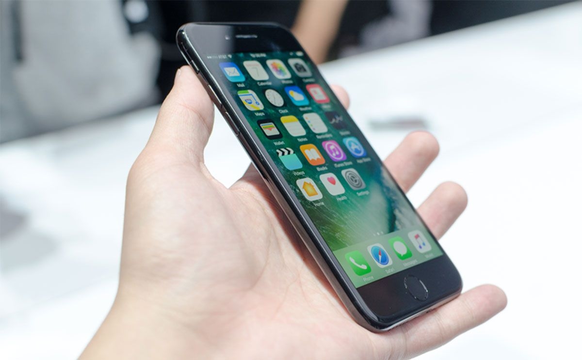 4 smartphone trong mơ dành cho những ai yêu thích sự nhỏ gọn 1