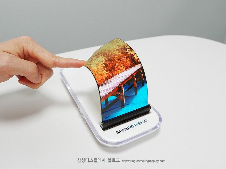 Ấp ủ đã lâu, tại sao Samsung vẫn chưa ra mắt chiếc smartphone uốn dẻo? 4
