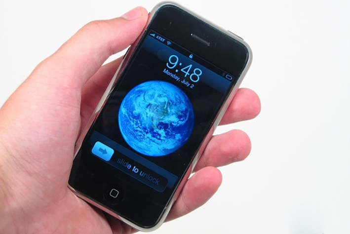 Apple (iPhone) chính hãng 9 năm qua, màn hình iPhone đã