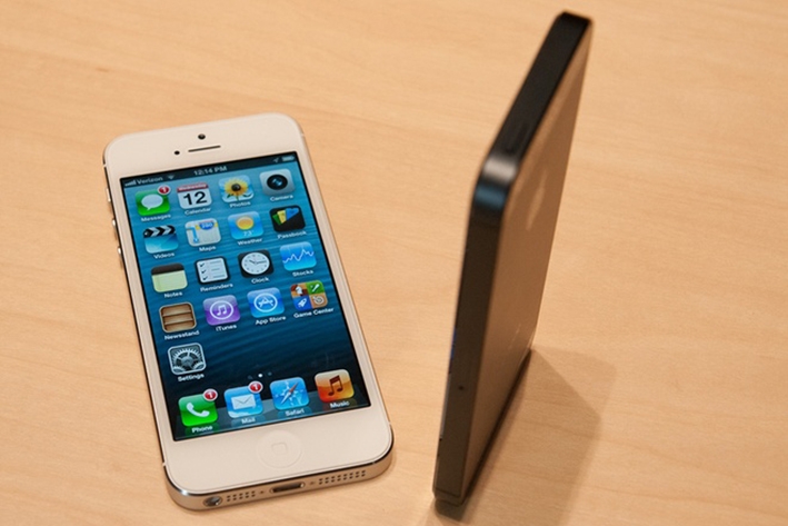 iPhone SE 16GB chính hãng 9 năm qua, màn hình iPhone đã