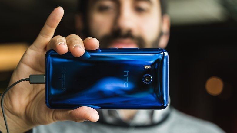 HTC U11 đọ sức Sony Xperia XZ Premium: cuộc đối đầu đỉnh cao 2017 9