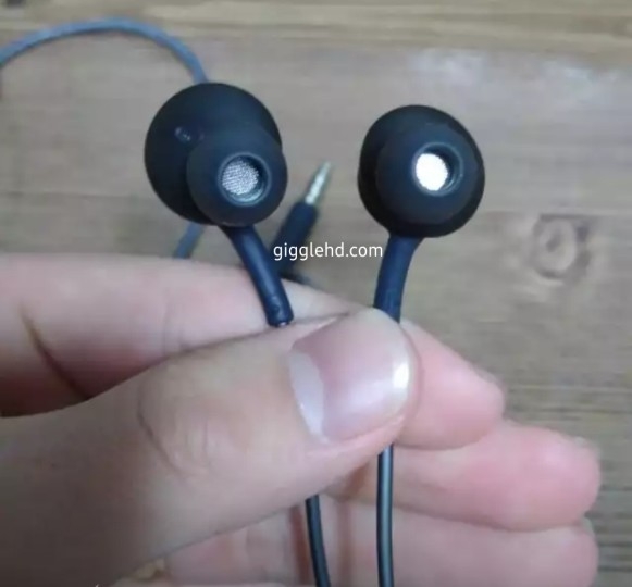 Đây chính là bộ tai nghe sẽ có trong hộp Galaxy S8