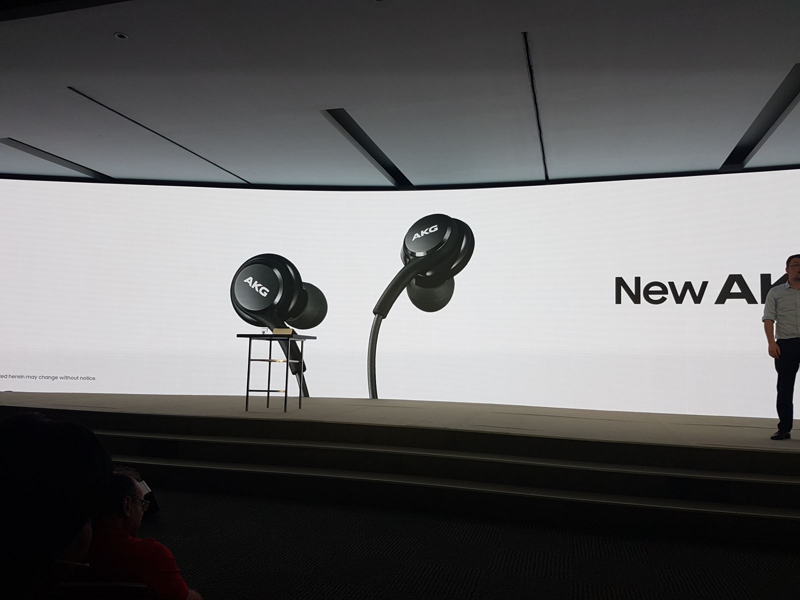 Đây chính là bộ tai nghe sẽ có trong hộp Galaxy S8 1