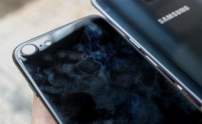 iPhone 7 Jet Black khoe sắc cùng Galaxy S7 edge đen, máy nào đẹp hơn? 9