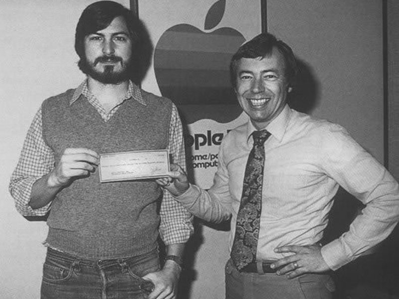 Apple: 40 năm từ con số không lên đỉnh cao thế giới 4