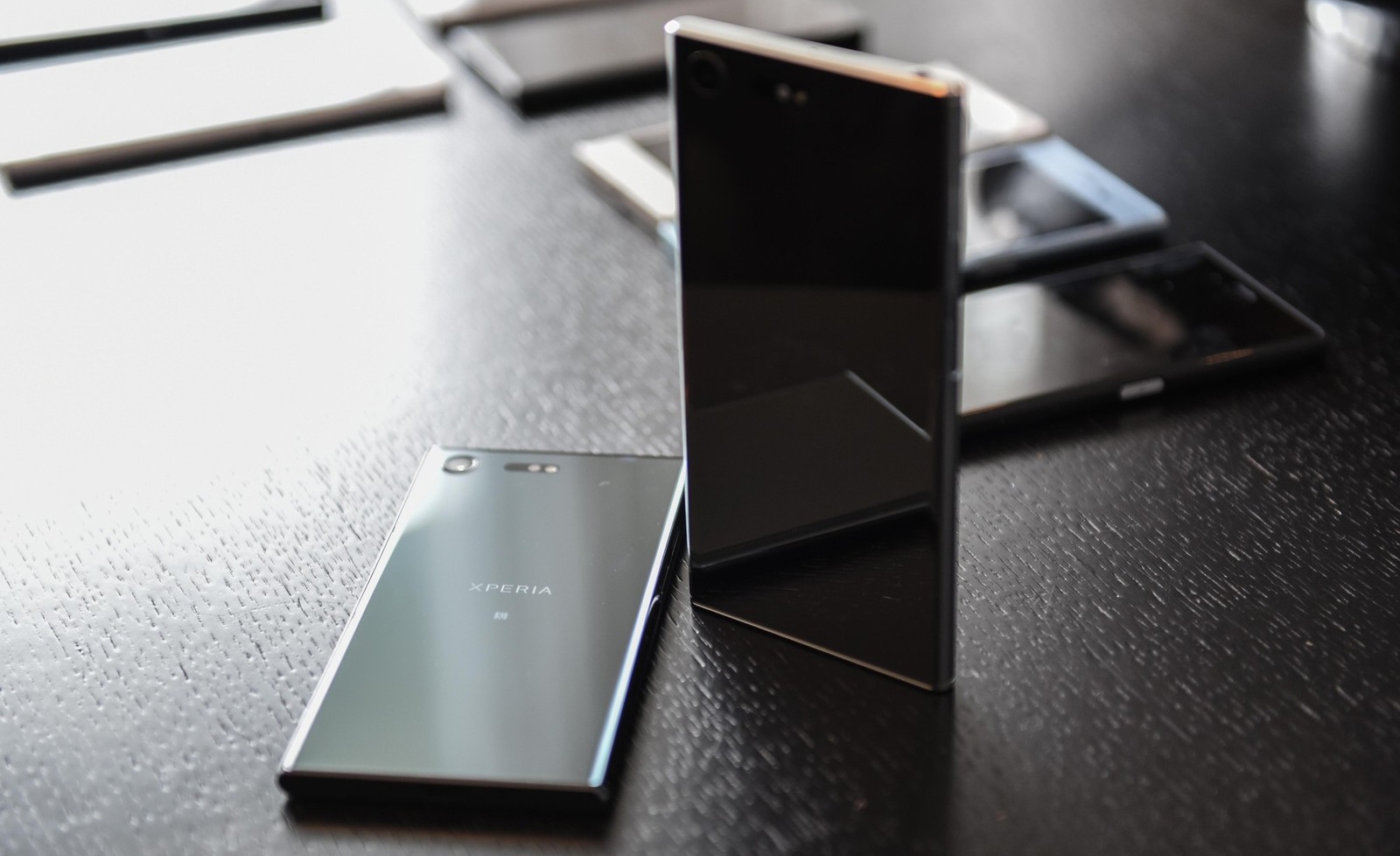 5 đề cử cho danh hiệu smartphone xuất sắc nhất 2017 6