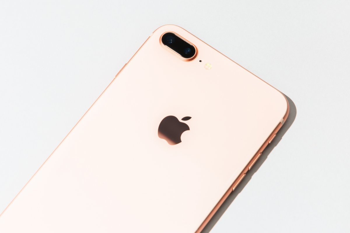 Tại sao bạn nên mua iPhone 8 thay vì iPhone X 6