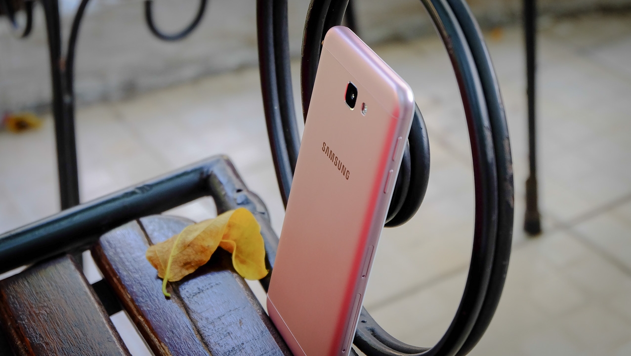 5 smartphone bán chạy nhất Việt Nam trong tháng 3 8