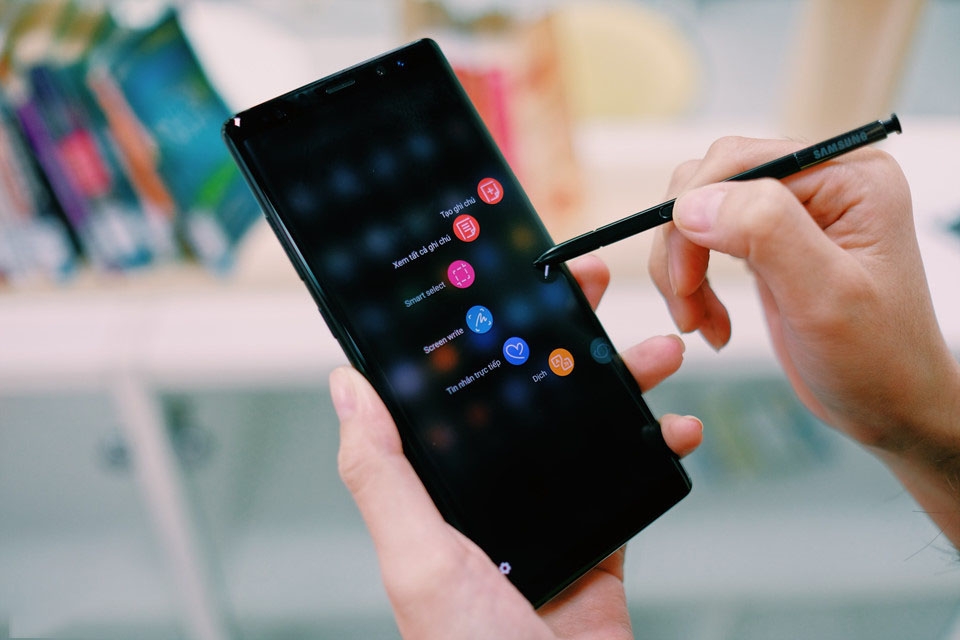 4 dòng smartphone Samsung được ưa chuộng nhất Việt Nam năm 2017 9