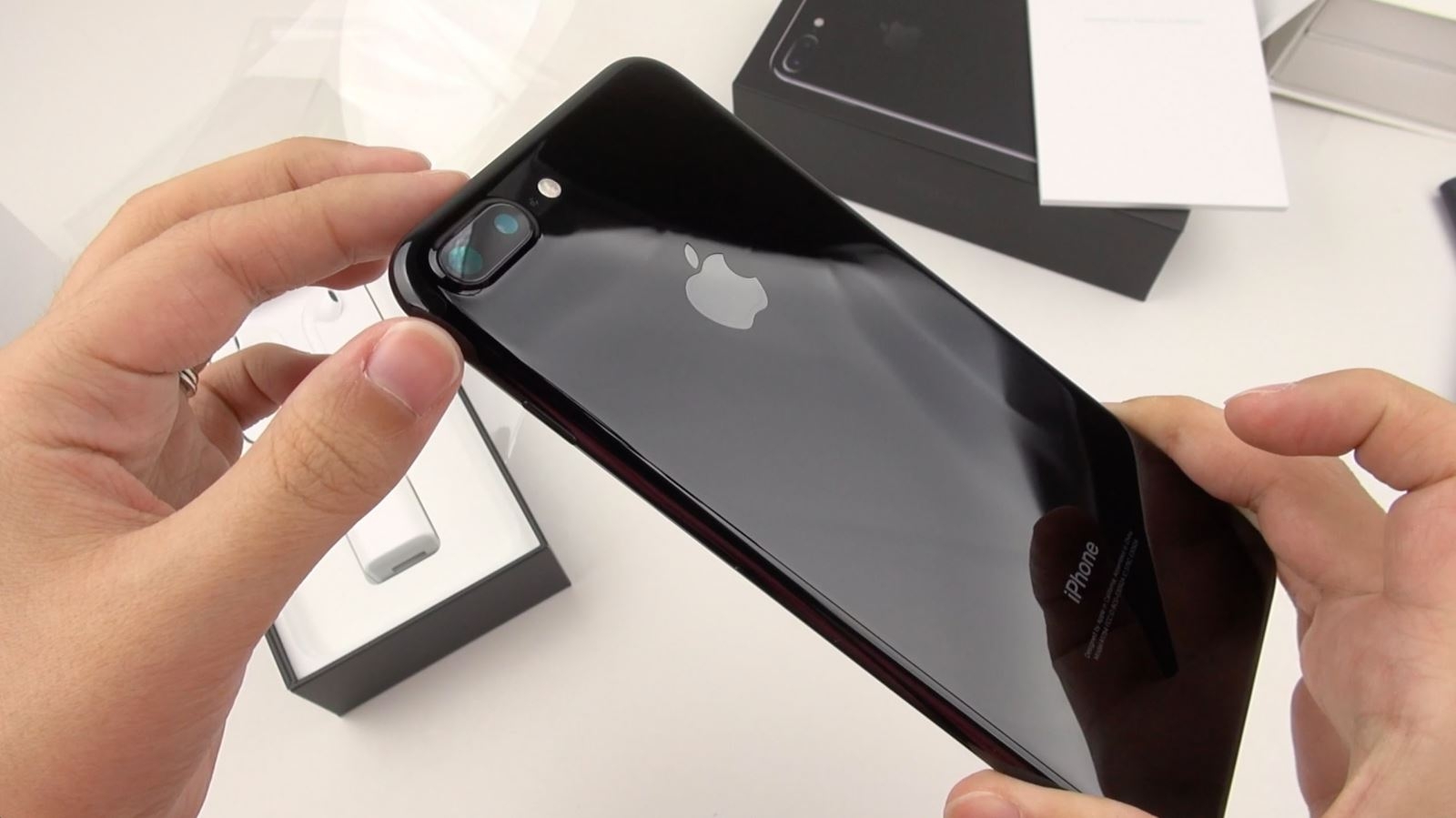 iPhone 7 Plus Jet Black sẽ đỡ khan hàng trong thời gian tới 1