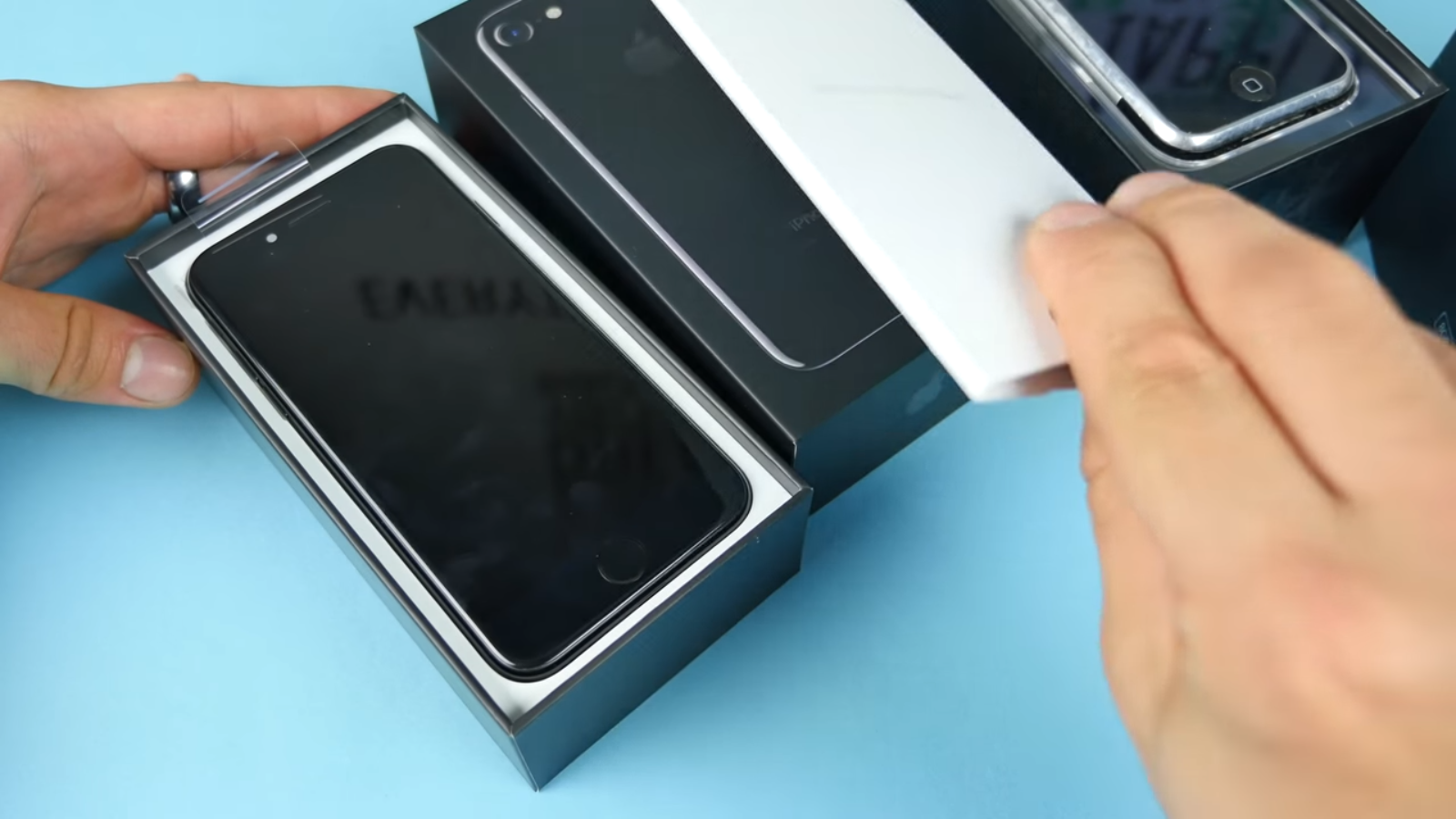 So sánh iPhone 7 với iPhone đời đầu, 9 năm qua Apple đã làm được gì? 3