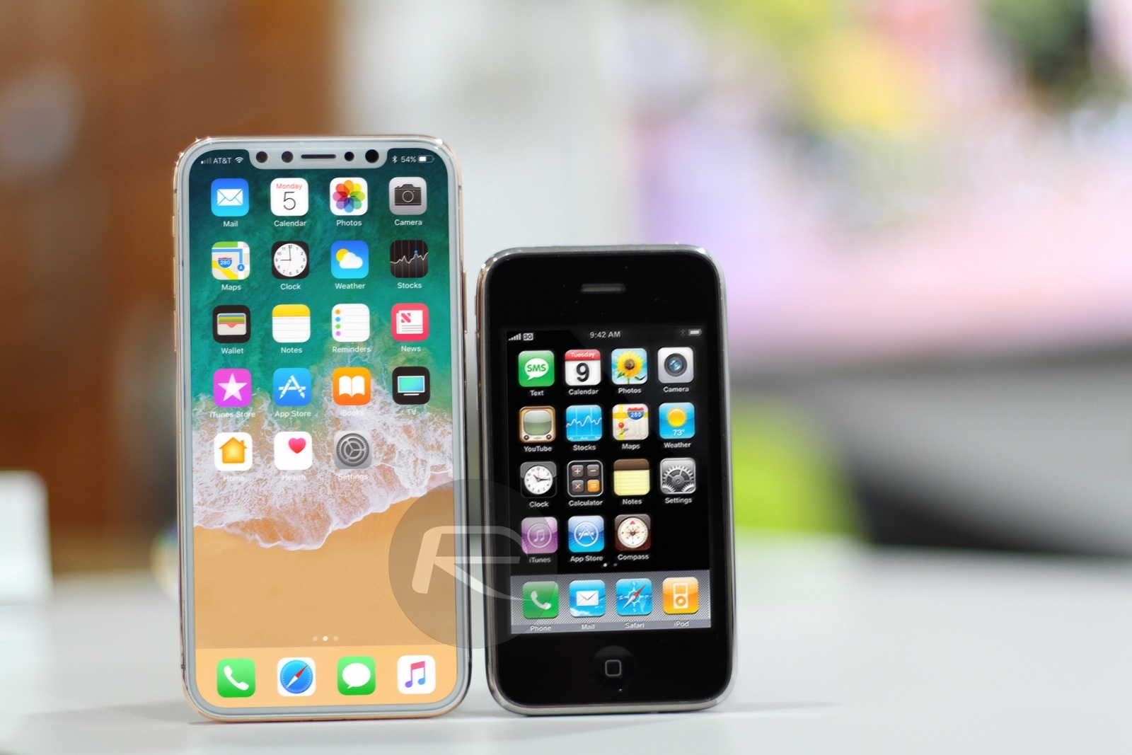 Ngắm nhìn iPhone 8 đọ dáng với tất cả các thế hệ iPhone trước 2