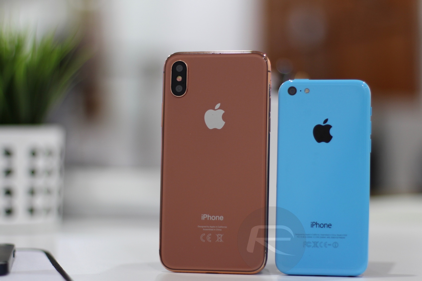 Ngắm nhìn iPhone 8 đọ dáng với tất cả các thế hệ iPhone trước 367