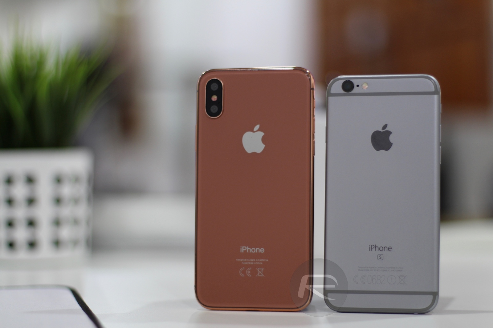 Ngắm nhìn iPhone 8 đọ dáng với tất cả các thế hệ iPhone trước 571
