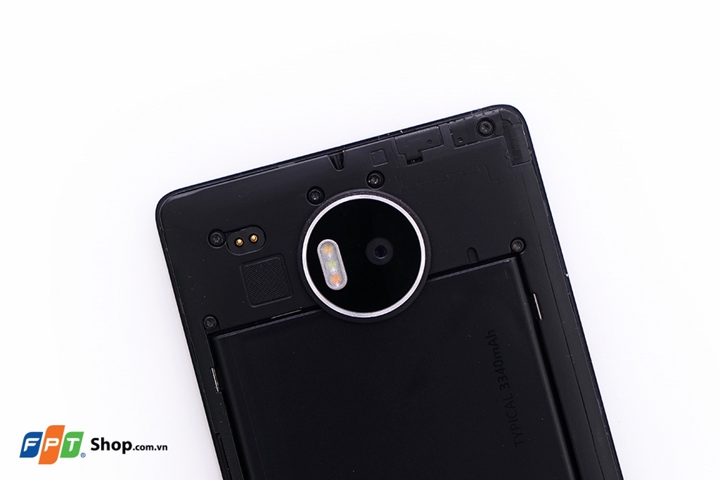 Trên tay Lumia 950XL chính hãng tại FPT Shop