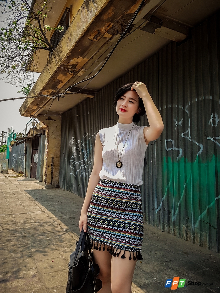 Thiếu nữ gợi cảm qua ống kính camera Galaxy S7 edge