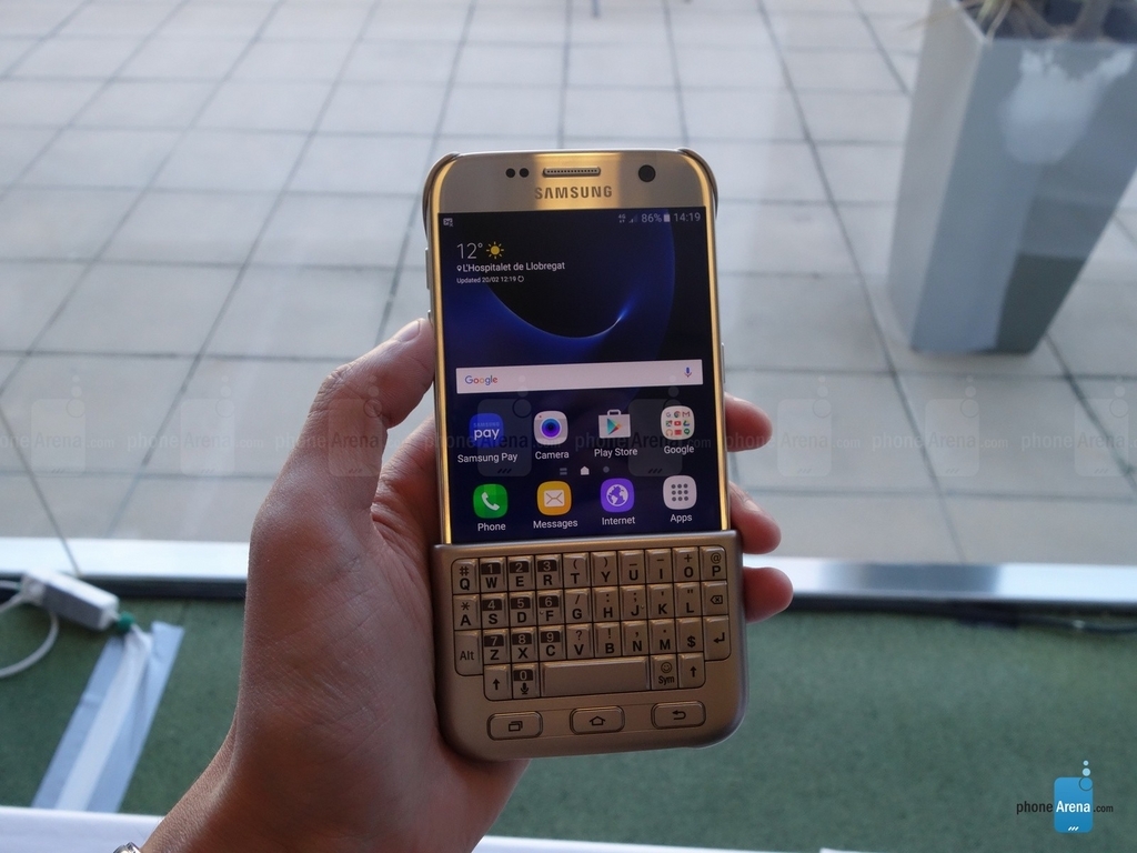Trên tay Galaxy S7 & S7 edge cùng các phụ kiện cực kool Trên tay Galaxy S7 & S7 edge cùng các phụ kiện cực kool