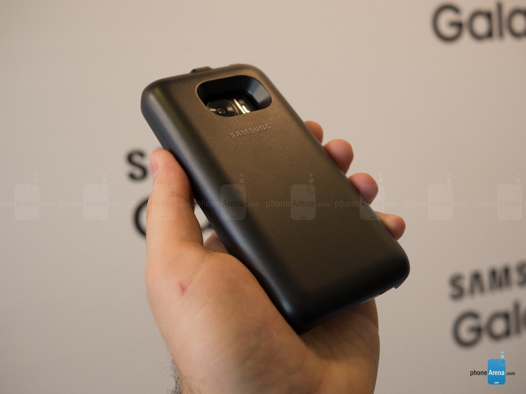 Trên tay Galaxy S7 & S7 edge cùng các phụ kiện cực kool Trên tay Galaxy S7 & S7 edge cùng các phụ kiện cực kool