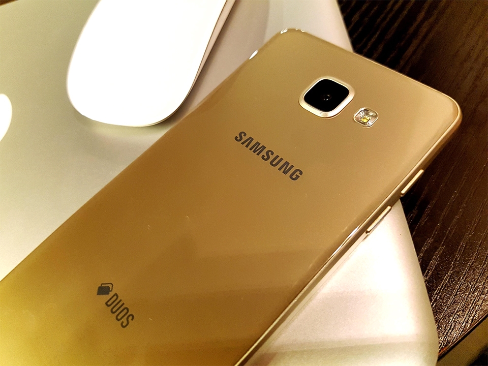 Galaxy A5 2016 - Đối thủ đáng gờm của iPhone SE