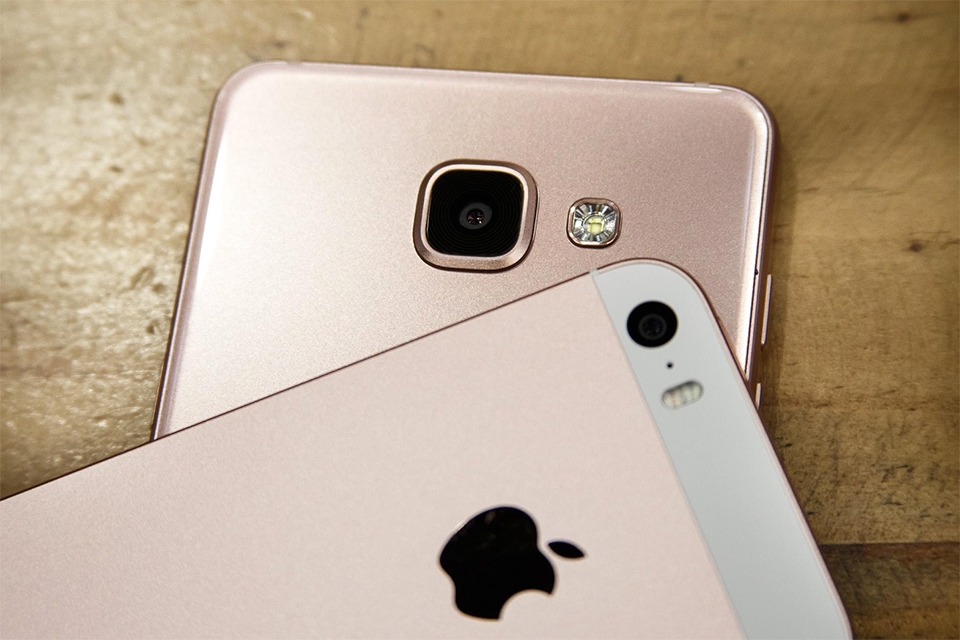 Galaxy A5 2016 - Đối thủ đáng gờm của iPhone SE