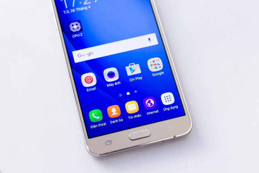 Galaxy J5 & J7 2016 lựa chọn đáng giá phân khúc bình dân