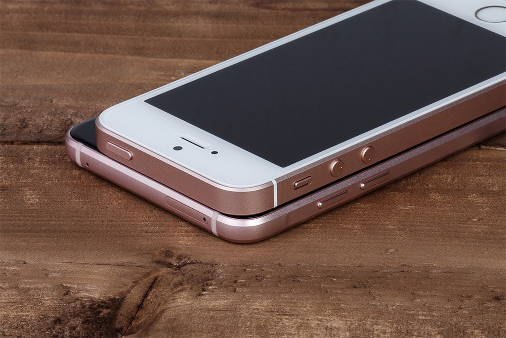 So sánh Galaxy A5 2016 và Iphone SE