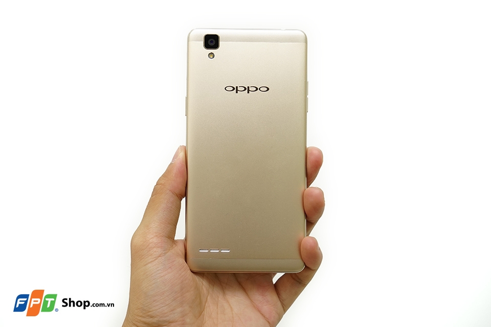 Trên tay Oppo F1 - Smartphone cho người thích sống ảo Trên tay Oppo F1 - Smartphone cho người thích sống ảo
