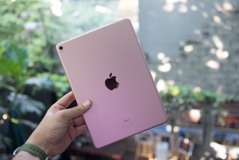 Trên tay iPad Pro 9,7 inch