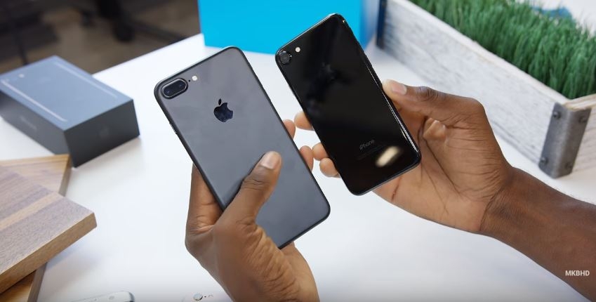 Mở hộp iPhone 7 Plus đen nhám và iPhone 7 đen bóng