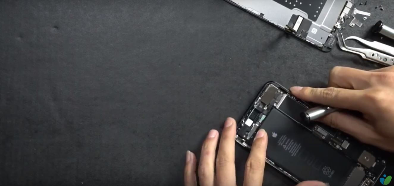 Mổ xẻ iPhone 7 Plus ngay tại Việt Nam