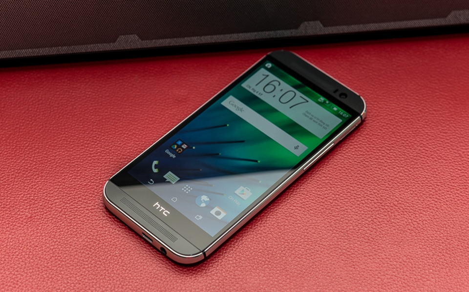HTC One M8 Eye