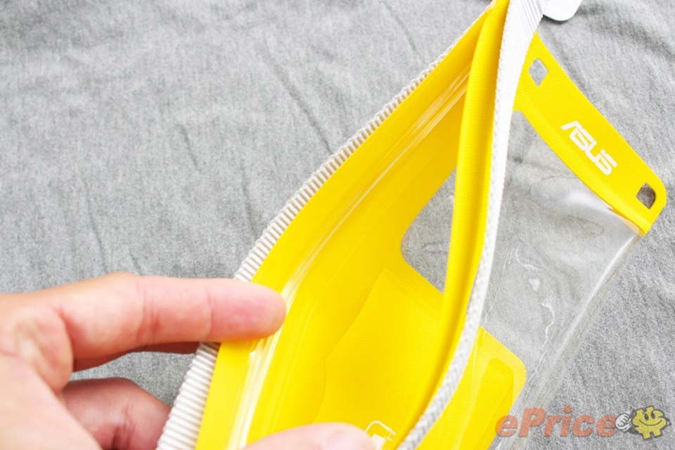Asus ra mắt ZenPouch - Bao bảo vệ dưới nước cho mọi loại điện thoại