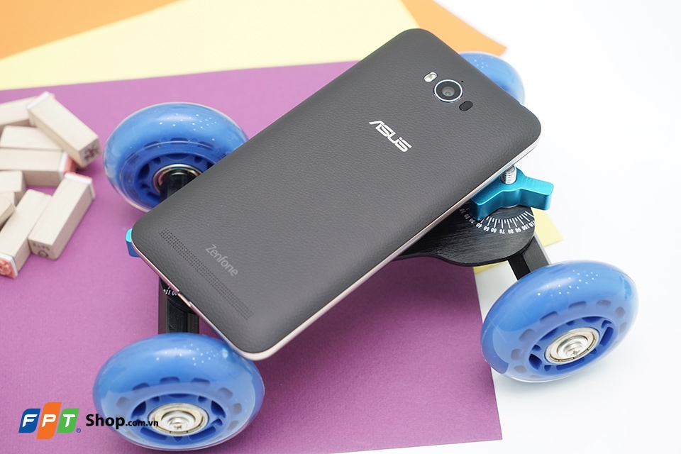 Trên tay Asus Zenfone Max: Smartphone pin siêu khủng