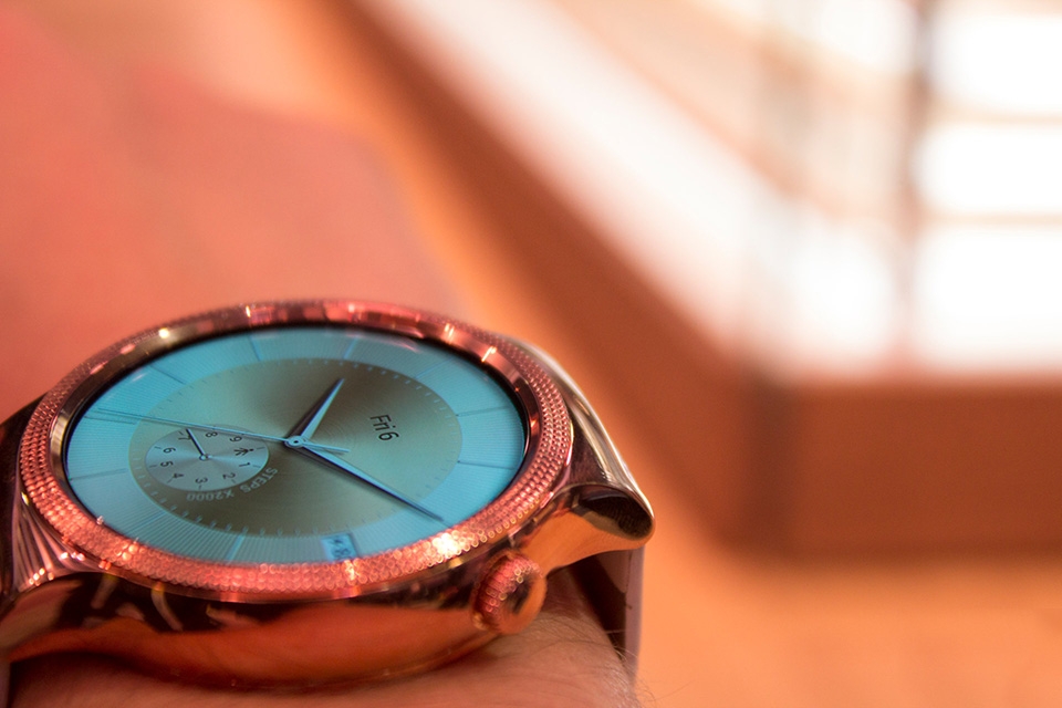 Trên tay bộ đôi smartwatch Jewel và Elegant đính đá Swarovski của Huawei Trên tay bộ đôi smartwatch Jewel và Elegant đính đá Swarovski của Huawei