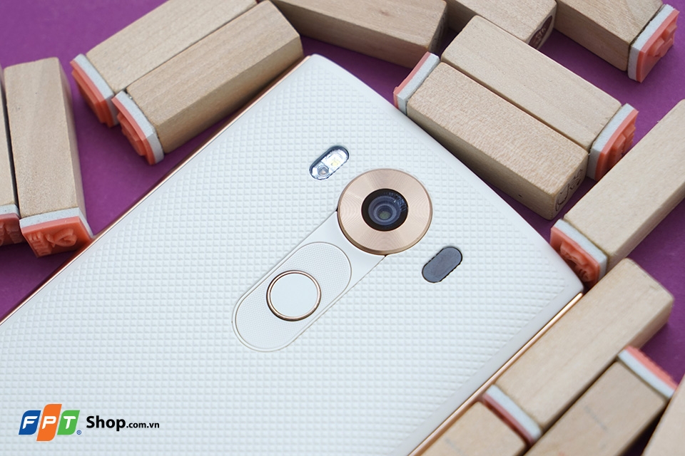 Mở hộp và trên tay LG V10