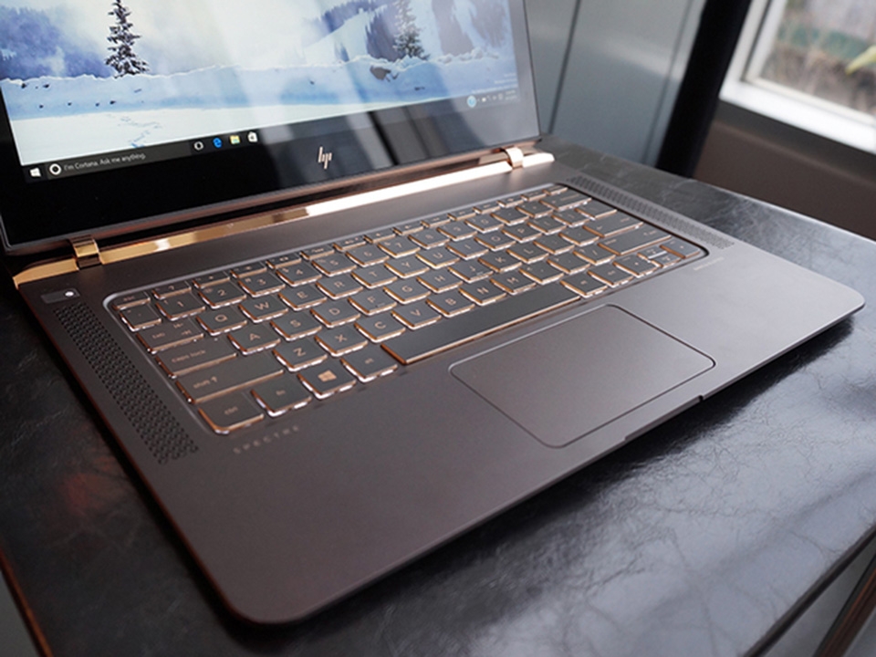 Trên tay HP Spectre 13: Laptop mỏng nhất thế giới Trên tay HP Spectre 13: Laptop mỏng nhất thế giới
