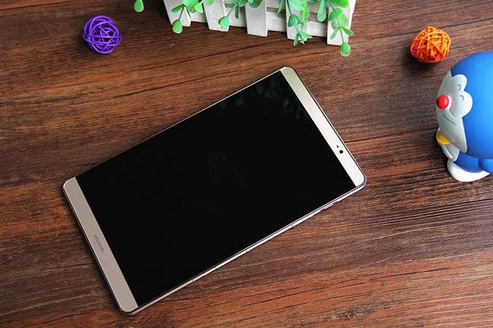 Trên tay máy tính bảng kiêm điện thoại Huawei MediaPad M2 8.0