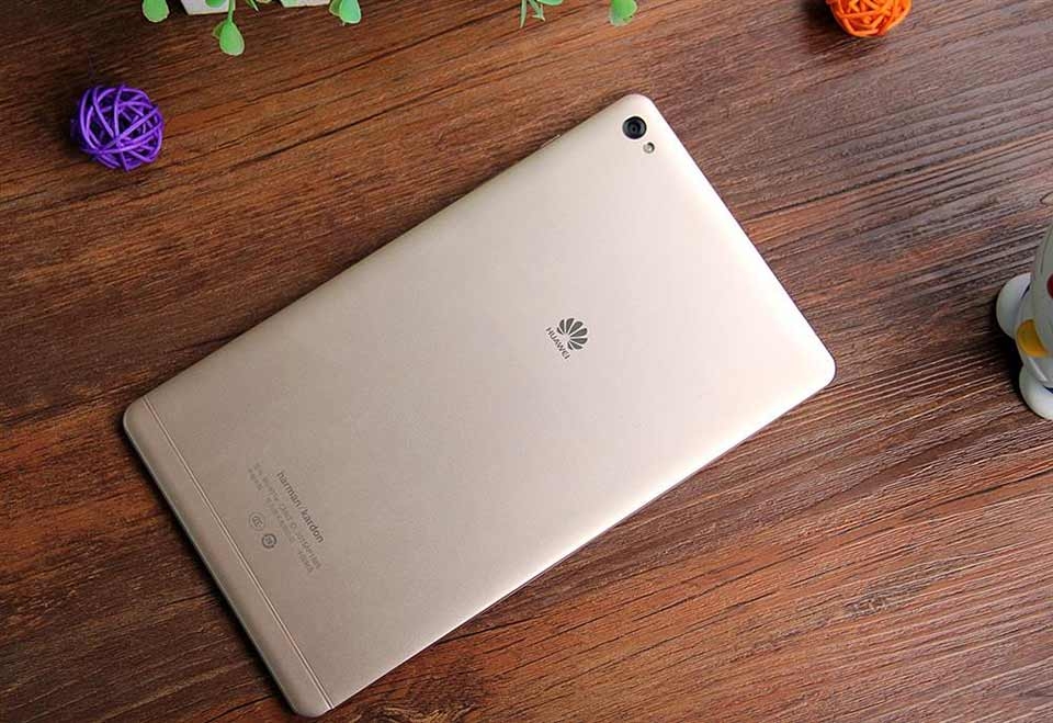 Trên tay máy tính bảng kiêm điện thoại Huawei MediaPad M2 8.0
