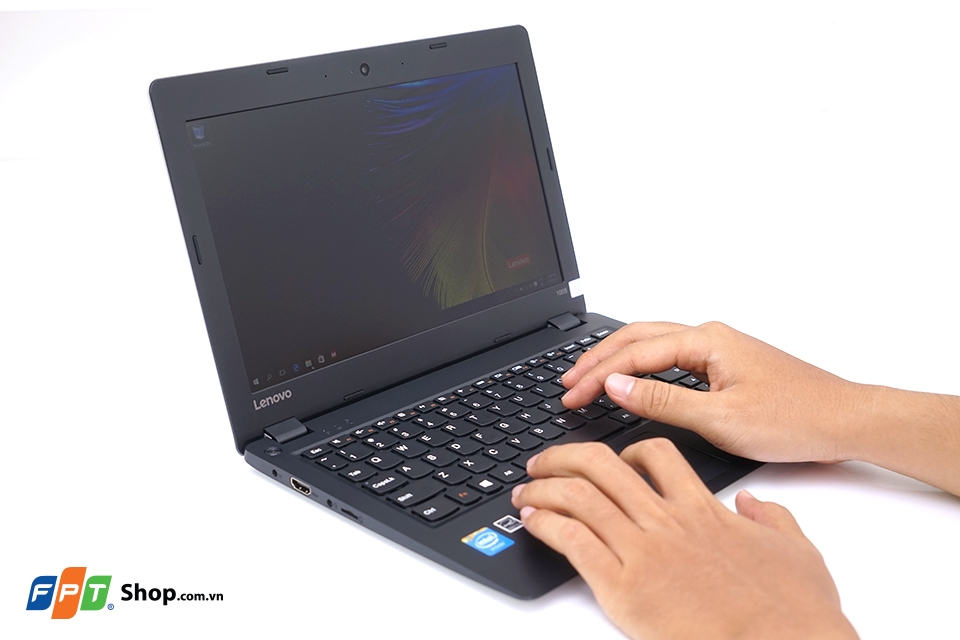 Mở hộp laptop giá rẻ Lenovo Ideapad 100s