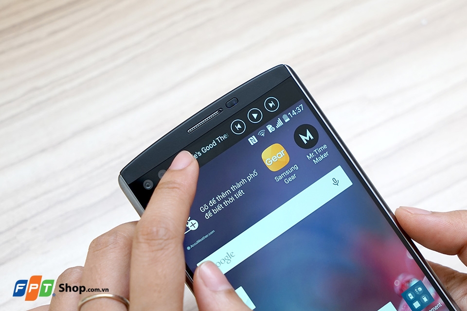 LG V10
