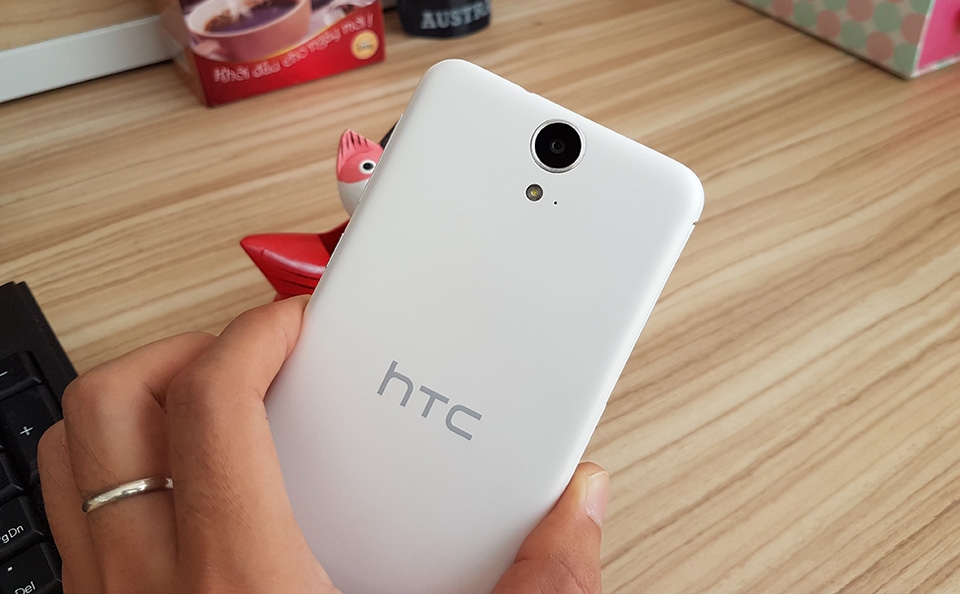 Trên tay HTC One E9 Dual SIM: Thiết kế trẻ trung, mỏng và nhẹ