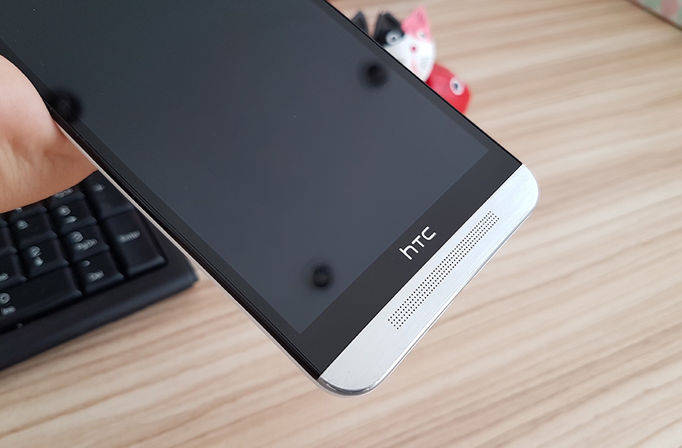 Trên tay HTC One E9 Dual SIM: Thiết kế trẻ trung, mỏng và nhẹ