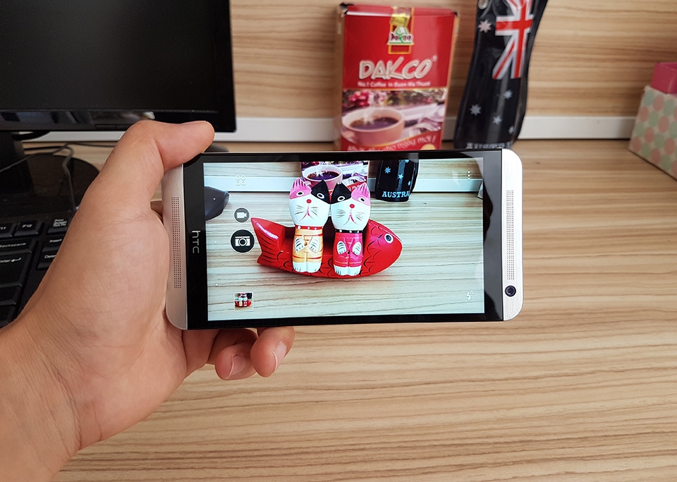 Trên tay HTC One E9 Dual SIM: Thiết kế trẻ trung, mỏng và nhẹ